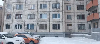 Комната 12 кв. м, Челябинск, ул. 50-летия ВЛКСМ, д. 8А. Жилое помещение (комната) - 12 кв. м, адрес: Челябинская обл., г. Челябинск, ул. 50-летия ВЛКСМ, д. 8А, кв. 2, комната 1/2, кадастровый номер 74:36:0113003:3130, этаж/этажность: 1/9, ограничения и обременения: зарегистрированные в жилом…