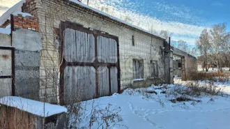 Земельный участок 6940 кв. м и здания 845,1 кв. м, Новосибирская область. Земельный участок, расположенный по адресу: Новосибирская область, Болотнинский район, п. Дивинка, ул. Октябрьская, здание 1б, кадастровый номер 54:03:031801:3, площадь 6940 кв. м., категория земель: земли населенных пунктов…