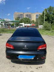 Peugeot 408, 2013. Легковой автомобиль марки Peugeot 408, 2013 г.в., VIN номер Z8T4D5FS9DM014218. На переднем лобовом стекле имеется трещина, на заднем бампере имеются сколы, трещины.