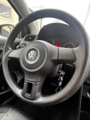 Volkswagen Polo 2011, 105 лс, 165000 км, АКПП, XW8ZZZ61ZBG014491. Пробег 165 тыс. Со слов собственника: сколы по кузову. Подвеска требует замены. Временами (не постоянно) ДВС работает нестабильно (троит). Самопроизвольно выключается и включается дисплей. Проблемы с проводкой. Подогрев водительского…