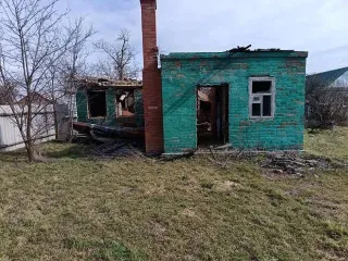 1/3 дома и 1/3 участка, Ростовская обл., с. Крученая Балка. Здание жилое, КН: 61:34:0090101:4140, общ.пл - 61,1 кв.м., вид права: общая долевая собственность, доля в праве 1/3. Земельный участок, КН: 61:34:0090101:1010, общ.пл - 4200 кв.м., вид права: общая долевая собственность, доля в праве 1/3…