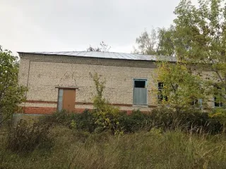 Здание школы 342,7 кв.м, здание котельной 59,7 кв.м, здание мастерской 45,1 кв.м, земельный участок 4881 кв.м, Липецкая область. Здание школы, назначение: нежилое, площадь 342,7 кв.м., кадастровый номер 48:08:0000000:1800; здание котельной, назначение: нежилое, площадь 59,7 кв.м, кадастровый номер…