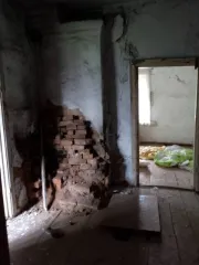 1/2 доля квартиры и 1/2 доля земельного участка в Пермском крае. 1/2 доля жилого дома, площадь 30,6 кв.м., назначение: жилое, количество этажей: 1, кадастровый номер: 59:05:0201001:475, адрес: Российская Федерация, край Пермский, м.о. Губахинский, рп Углеуральский, ул Ленина, д 108, кв. 1. 1/2…