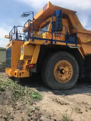 БелАЗ-75589 2022 года, VIN Y3B75589JN0000537. Самосвал карьерный, категория А III. Год изготовления 2022. Модель двигателя 12М33, номер 39211.000980. Цвет кузова желтый. Мощность двигателя 900 кВт, рабочий объем 39200 см³. Паспорт самоходной машины RU CB 720169 от 06.05.2022. Свидетельство о…