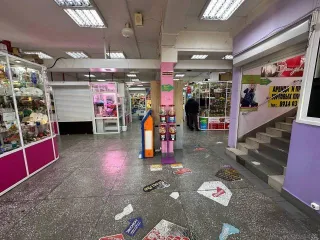 Доля 13789/298100 в праве на нежилое здание рынка площадью 3070,9 кв.м., кадастровый номер 38:35:010235:185, и доля 7085/157800 в праве на земельный участок площадью 1578 кв.м., кадастровый номер 38:35:010235:15, расположенные по адресу: РФ, Иркутская область, г. Зима, пер. Коммунистический, д. 4…