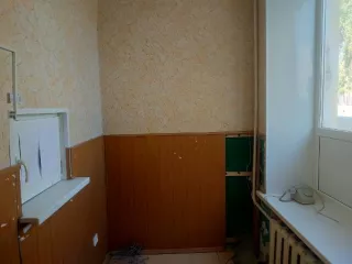 нежилое помещение № 6  по адресу:  г. Саранск,  ул. Энергетическая, д. 12, пом. 6; Краткая характеристика помещения: год постройки – 1963, площадь – 11,9 кв.м, этаж 1. Фундамент – бутовый ленточный, перекрытие железобетонное, стены – кирпичные, полы – дощатые, линолеум, двери – простые, окна –…