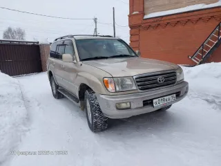 Toyota Land Cruiser 100 2005 года выпуска. VIN кузова: JTEHT05J252076211. Ознакомление с автомобилем осуществляется по месту его нахождения. Дату и время осмотра необходимо предварительно согласовать по телефону: +79248631111.