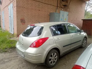 Nissan Tiida 2007 года выпуска, идентификационный номер 3N1FCAC11UK401256.