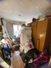 Доля дома 92,2 м² и доля участка 792 м², Свердловская обл. 1/2 доля дома и 1/2 доля земельного участка в Свердловской обл. еще 1/2 доля дома и 1/2 доля земельного участка в Свердловской обл. еще 1/2 доля в праве на жилое здание, площадь: 92,2кв.м., кадастровый номер: 66:27:1101027:240 и 1/2 доля в…