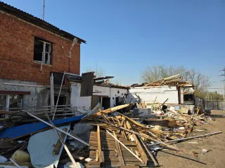 Нежилые здания площадью 7 кв.м, 85,7 кв.м и 481,6 кв.м, расположенные по адресу: Нижегородская область, г. Нижний Новгород, Приокский р-н, ул. Нижне-Валдайская, д. 32. Здание 7 кв.м, 1 этаж, кадастровый номер 52:18:0080221:6. Здание 85,7 кв.м, 2 этажа, кадастровый номер 52:18:0080221:7. Здание…