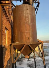 Сушилка "Польская"; инвентарный номер 00000141, Емкость для зерна V-40 м3, Емкость для зерна, Каркас норий, Сепаратор зерна СППЗ-60, Вагончик бытовой, Здание ПОБ с приемкой ИН No 5469-литер М 60.9кв.м.
