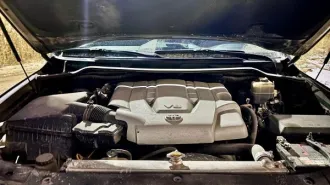 Toyota Land Cruiser 200, 2008 г.в., цвет черный, VIN JTMHT05J605037861. Местонахождение: РС(Я), г. Якутск. Вид транспорта: наземный. Год выпуска: 2008. VIN номер: JTMHT05J605037861. Марка: Toyota. Модель: Land Cruiser.