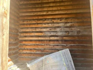 Объекты незавершенного строительства и земельный участок площадью 4999 кв.м. в Калужской области.