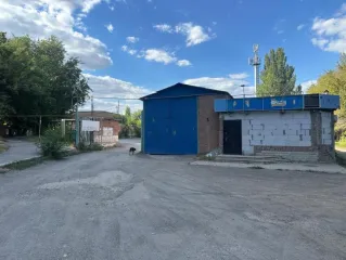 Нежилое помещение 97,5 кв. м, Ростовская обл., г. Таганрог, ул. Большая Бульварная, 10-25; 1101/3432 доли в праве общей долевой собственности на земельный участок, категория земель: земли населенных пунктов, вид разрешенного использования: для использования в производственных целях. Ознакомление с…