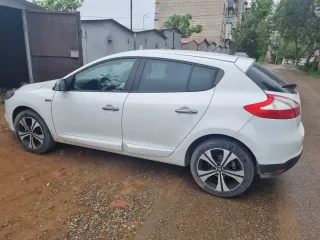 Renault Megane II 2012 года выпуска, VIN VF1BZAR0546988530. Автомобиль находился в эксплуатации и является бывшим в употреблении; может иметь скрытые недостатки (неисправности), которые являются следствием эксплуатационных дефектов или естественного износа любых узлов, агрегатов и комплектующих, а…