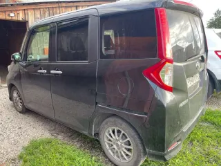 Toyota Roomy 2018 года, номер кузова M910A-0050177. Автомобиль находится в удовлетворительном состоянии, трещина и сколы на лобовом стекле, немного дергается КПП в момент переключения передач, также имеется повышенный расход моторного масла в двигателе. Ознакомление по адресу: Кемеровская область…