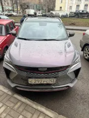 Gelly Coolray 2023, легковой автомобиль, серый, г/н С292РС43, VIN LB37622Z7PX625295, на заднем бампере с правой стороны имеется царапина. Местонахождение: Кировская область, г. Киров, Заготзерновский проезд, д. 14. Вид права – собственность, обременение – аресты.