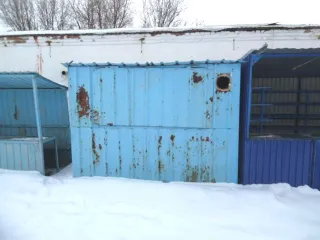 Торговые прилавки 44 штуки, киоски открытые 11 штук. Ознакомление с имуществом осуществляется по заявке по тел. 89048159915 или эл. адресу: chesaserg@mail.ru.