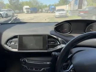 Peugeot 308, 2015. Автомобиль марки PEUGEOT модель 308, 2015 года выпуска, VIN VF3LPHNYWFS117762. Ознакомление с документацией и имуществом осуществляется за свой счет в течение срока приема заявок по адресу ОТ и по месту нахождения имущества (контакт для осмотра 8 924 237 78 78) в рабочие дни с…