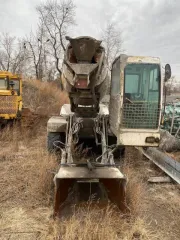 Бетоносмеситель YNIX QGMC3500 самозагрузка. Бетоносмесительная машина с функцией самозагрузки YNIX QGMC3500.
