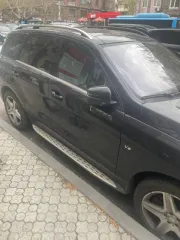 Mercedes-Benz M-Класс, 2015 года, 333 лс, 266 000 км, полный привод, АКПП. Автомобиль марки/модели Мерседес Бенз/Mercedes-Benz ML 400 4MATIC, VIN: WDC1660561A556400, год выпуска 2015, цвет автомобиля: Чёрный, салон - кожаный, климат-контроль