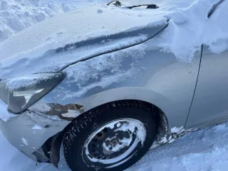 Mazda Demio 2015 года выпуска. Номер кузова DJ3FS-123921.