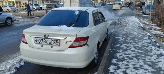 Honda Fit Aria 2005 года выпуска. Цвет белый. ПТС 25 РВ 070379, государственный номер Р078СЕ125. Страна-изготовитель Япония. Модель двигателя L15A, бензиновый, номер 4200938, мощность 90 л.с. (66 кВт), объем 1496 куб. см. Номер кузова GD91200260. Экологический класс третий. Разрешенная максимальная…