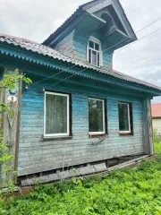 Дом 55,4 кв.м., участок 1467 кв.м., Харовск, Вологодская область, ещё земельный участок (К№35:12:0101031:7, площадью 1467 +/- 13) с расположенным на нем жилым домом (К№35:12:0101031:33, площадью 55.4 кв.м.), находящиеся по адресу: Вологодская область, р-н. Харовский, г. Харовск, ул. Менжинского, д…