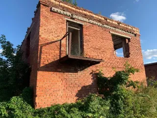 Нежилое производственное здание, 1985 года постройки, общей площадью 389,8 кв.м, кадастровый номер 66:46:0000000:927 и земельный участок, площадью 474,00 кв.м., кадастровый номер 66:46:0107001:171,  расположенные по адресу: г.Камышлов, ул.Пролетарская, д.113; Нежилое производственное здание, 1985…