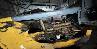 Бульдозер Shantui SD16F, 2011 г.в., желтый, гусеничный. Заводской номер SD16AF123031, двигатель C9115003106. Мощность 184 л.с. (135 кВт). Гос. номер 8677РК38. Имущество в залоге ФНС России на основании определения Арбитражного суда от 02.04.2024 по делу А19-3157/2023.