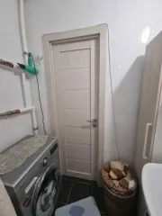 Квартира, состоящая из 2 (Двух) комнат общей площадью 56,0 кв.м., расположенная на 10 этаже 17-этажного дома, по адресу: город Москва, вн.тер.г. городской округ Троицк, проспект Нововатутинский, дом 14, квартира 44, кадастровый номер: 77:17:0140116:7956