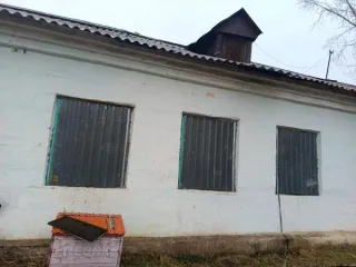 Мастерская и овощехранилище 261.7 м² Иркутская область имущественный комплекс: нежилое здание мастерской, общей площадью 100,5 м², кадастровый номер 38:37:020103:1926; нежилое здание овощехранилища, общей площадью 161,2 м², кадастровый номер 38:37:020103:1925 расположенные на земельном участке…