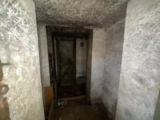 Нежилое помещение расположено по адресу: Санкт-Петербург, улица Шевченко, д. 9, литера А, пом. 6-Н, площадь 76.8 кв.м, назначение: нежилое, наименование: прочее, этаж: подвал, кадастровый номер 78:06:0002100:1565. Право собственности подтверждается записью в Едином государственном реестре…