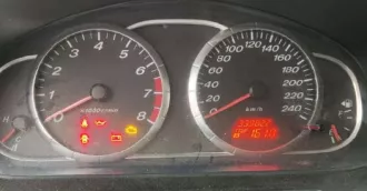 Имущество Петрова Дениса Васильевича: Транспортное средство MAZDA 6, год выпуска 2005, VIN: JMZGG128261614182, наименование  тип ТС : легковые автомобили седан, цвет: темно красный. Регистрационный знак ТС: В234ЕК159. Собственник: Петров Денис Васильевич  совместно нажитое имущество с Петровой О.Н.