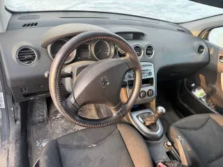 Peugeot 308, 2008 года, 120 лс, 200000 км, легковой автомобиль, марка: ПЕЖО 308, год изготовления: 2008, VIN: VF34E5FWC55286215, мощность двигателя, л. с. (кВт): 120 (88.26). Пробег уточнять при осмотре.