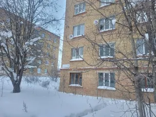 Комната 17 кв.м, Республика Коми, г. Ухта. Жилое помещение (комната) общей площадью 17 кв.м, расположенное по адресу: Республика Коми, г. Ухта, ул. Советская, д. 8, к. 108, этаж 1, кадастровый номер 11:20:0602007:3917, вид права: собственность. Задолженность по взносам за капитальный ремонт на…