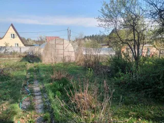 Земельный участок, площадь 400 +/- 7 кв.м., адрес: Калужская обл., г. Калуга, ул. Лесная, СНТ "Березка", уч. 519, кадастровый номер: 40:22:151801:450. Категория земель: земли населенных пунктов. Виды разрешенного использования: для садоводства. Здание, площадь 35 кв.м., назначение: нежилое, адрес…
