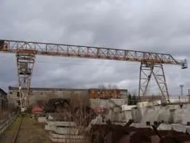 Промышленный комплекс 13,6 га Абакан Хакасия. Недвижимое имущество, расположенное по адресу: Республика Хакасия, г. Абакан, ул. Молодежная, д.20: Нежилое здание (административно-лабораторный корпус), кад.№19:01:080501:1385, пл.1831,5 кв.м. Нежилое здание (гараж для грузовых машин на 40 мест)…