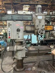 Радиально-сверлильный станок 2532Л 1990 года выпуска. Внешне не разукомплектован, возможно отсутствие деталей.