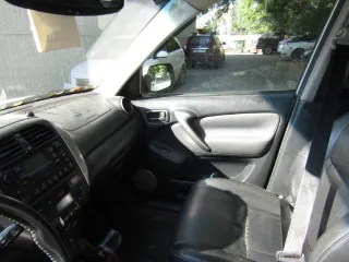 Toyota RAV4, 2004 года, 150 л.с., 280000 км, полный привод. Автомобиль легковой, марка: Toyota, модель: RAV4, VIN: JTEHH20V006127441, гос. рег. номер: А199ЕО774, год изготовления: 2004.
