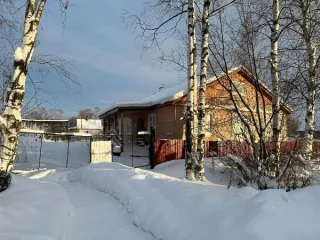 нежилое здание общей площадью 143,7 кв.м. с кадастровым номером 29:27:060203:37 с земельным участком общей площадью 1357 кв.м. с кадастровым номером 29:27:060203:10, расположенные по адресу: Архангельская область, г. Онега, ул. Зеленая, дом 18 Нежилое здание общей площадью 143,7 кв.м. с кадастровым…