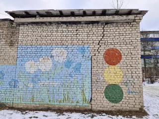 Здание склада с земельным участком. Нежилое здание (склад), кадастровый номер 44:25:030401:2109, площадь 164,5 кв. м., одноэтажное, кирпичное, расположенное по адресу: Костромская область, Буйский район, город Буй, улица Максима Горького, строение 29, с земельным участком площадью 385,0 кв. м…