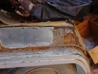 УАЗ-3309 1996 года, фургон грузовой. VIN: ХТТ390900Т0032351. Госномер: Р 064 УН 56. Двигатель: бензиновый, модель 417800 №61005628, объем 2.4 л (2445 см³), мощность 76 л.с. Цвет: Белая ночь. Шасси №0374879, кузов №0032351. Масса: снаряженная 1650 кг, полная 2650 кг. Категория B. ПТС есть…