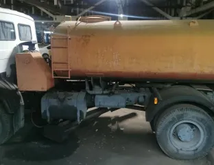 Продается поливомоечная машина КО-806-22 на шасси МАЗ 533702-240 (VIN X5H80622240000041). Пробег: 225810. Марка: КО-806-22. Модель: КО-806-22 на шасси МАЗ-533702-240. VIN: X5H80622240000041. Год выпуска: 2004. Назначение: pryamie.