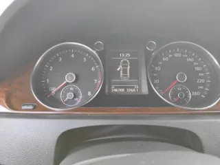 Volkswagen Passat 2013 года, 152 л.с., пробег 246308 км, автоматическая коробка передач. VIN: WVWZZZ3CZDP036232. Автомобиль находится в залоге у АО Ингосстрах Банк.