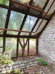 Теплица 103,2 м², Кировская область, 1990. Здание теплицы, площадь 103,2 кв.м, кадастровый номер 43:07:110601:655, 1990 г. постройки, назначение: нежилое здание, по адресу: Российская Федерация, Кировская область, муниципальный район Вятскополянский, сельское поселение Усть-Люгинское, деревня…