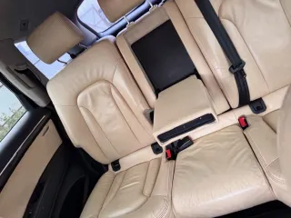 Audi Q7 2012 Автомобиль марки Audi модель Q7 2012 г.в. VIN-номер WAUZZZ4L2DD015634. Ознакомление с характеристиками имущества и документацией осуществляется по следующим контактам: +7(999)696-02-73, 575diana575@mail.ru