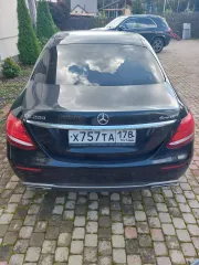 Автомобиль марки Mercedes-Benz E class, VIN: WDD2130871A646389, 2019 года выпуска, государственный регистрационный знак: X757ТА 178. Зарегистрированные обременения: залог в пользу АО «ЮниКредит Банк», запреты на регистрационные действия, установленные службой судебных приставов. Автомобиль не на…