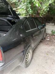 Автомобиль Skoda Octavia 2007 года выпуска, черный цвет, тип кузова комби (хэтчбек). Модель двигателя 975165, VIN TMBDK41U978870152, мощность 1000 л.с. (74 кВт), госномер Т703ЕО163. В связи с долгой неэксплуатацией сел АКБ, имеются следы ржавчины на кузове, потертости, внутри салона сняты дверные…