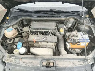 Volkswagen Polo 2011 легковой автомобиль, 2011 года выпуска, с VIN номером XW8ZZZ61ZCG021870.